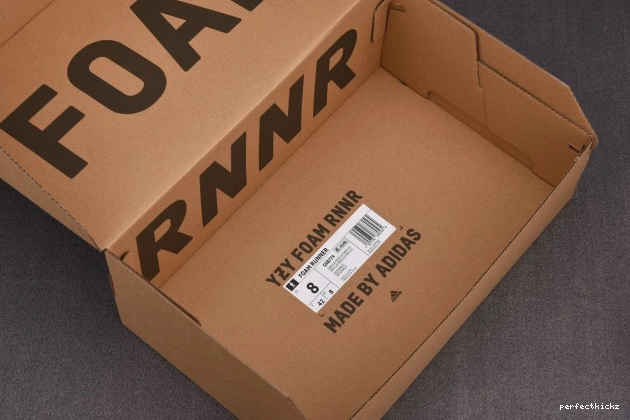 Yeezy Foam GX8774 Cream RNNR Clay MX Adidas 0801